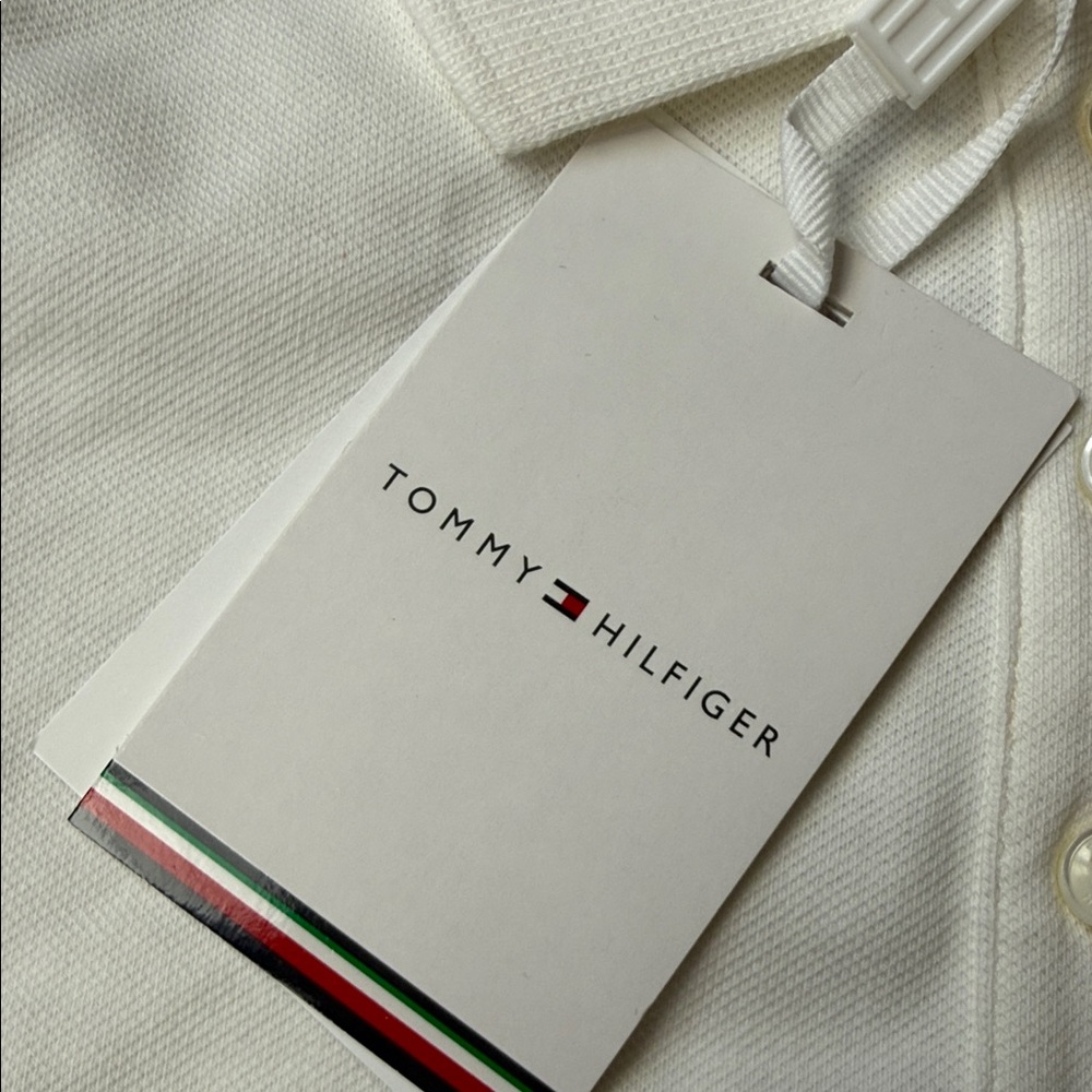 NWT Tommy Hilfiger Women's White Button Down Shirt size small. Color is Ecru - Picture 4 of 15